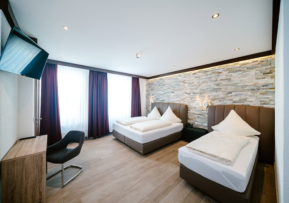 2025-komfort-dreibettzimmer-001